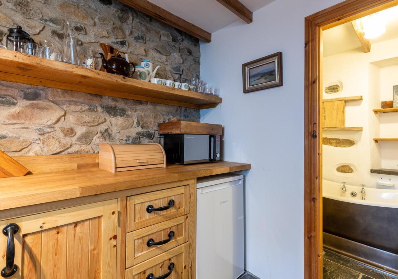 Bwthyn Capten - A Charming Cottage For Up To 6 Newport  Buitenkant foto