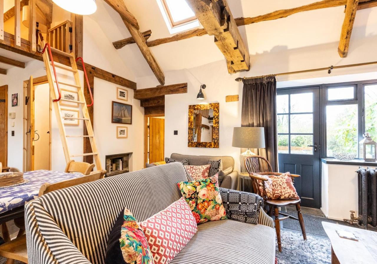 Bwthyn Capten - A Charming Cottage For Up To 6 Newport  Buitenkant foto