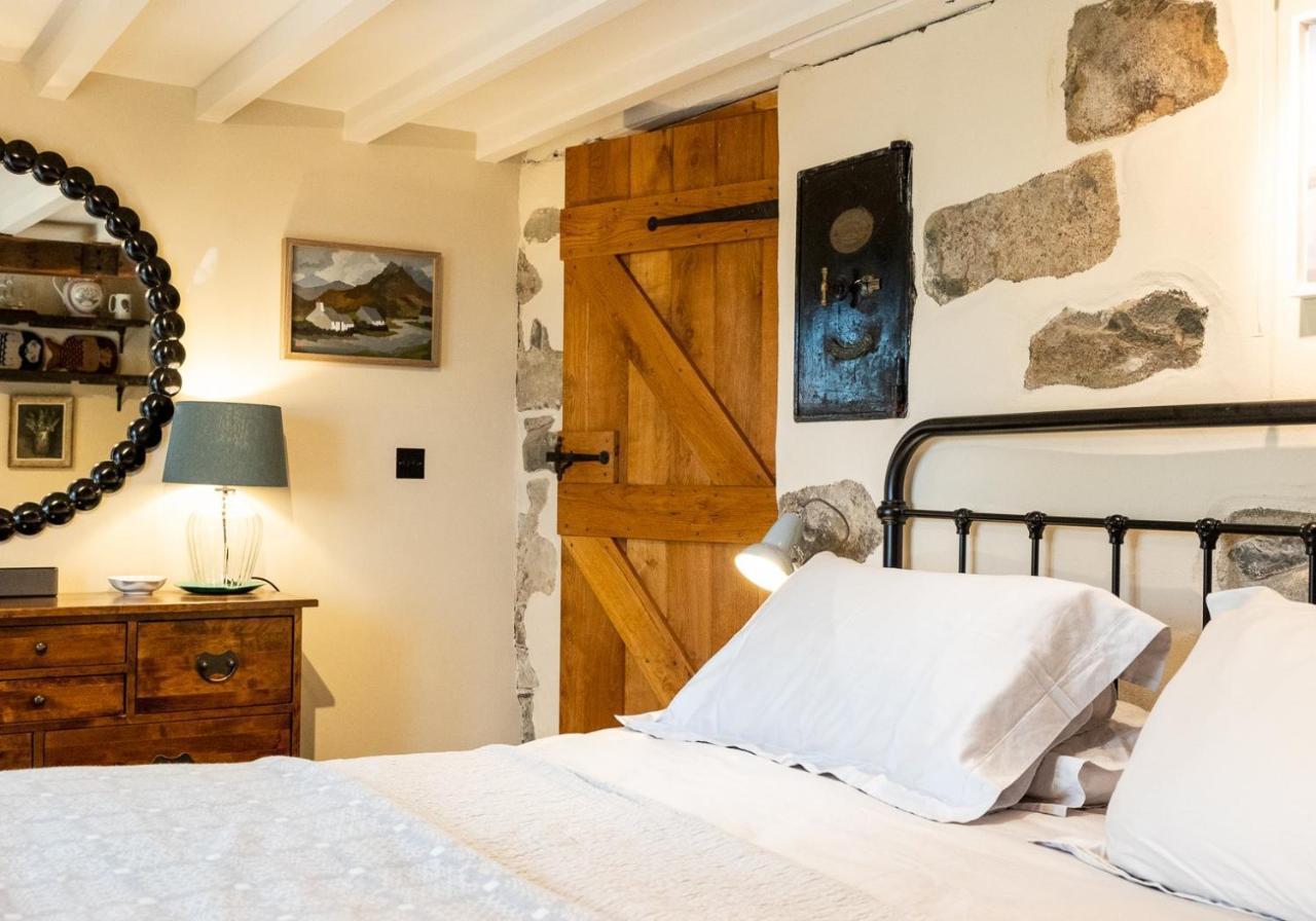 Bwthyn Capten - A Charming Cottage For Up To 6 Newport  Buitenkant foto