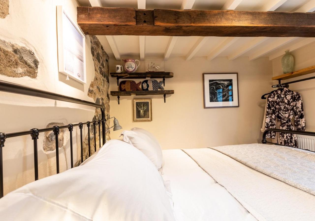 Bwthyn Capten - A Charming Cottage For Up To 6 Newport  Buitenkant foto